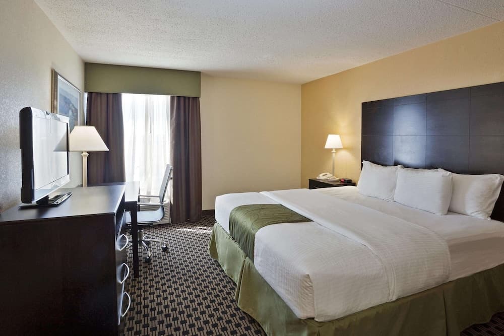 La Quinta Inn & Suites by Wyndham Salina