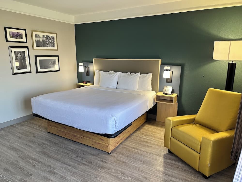 La Quinta Inn & Suites by Wyndham Dallas Arlington South
