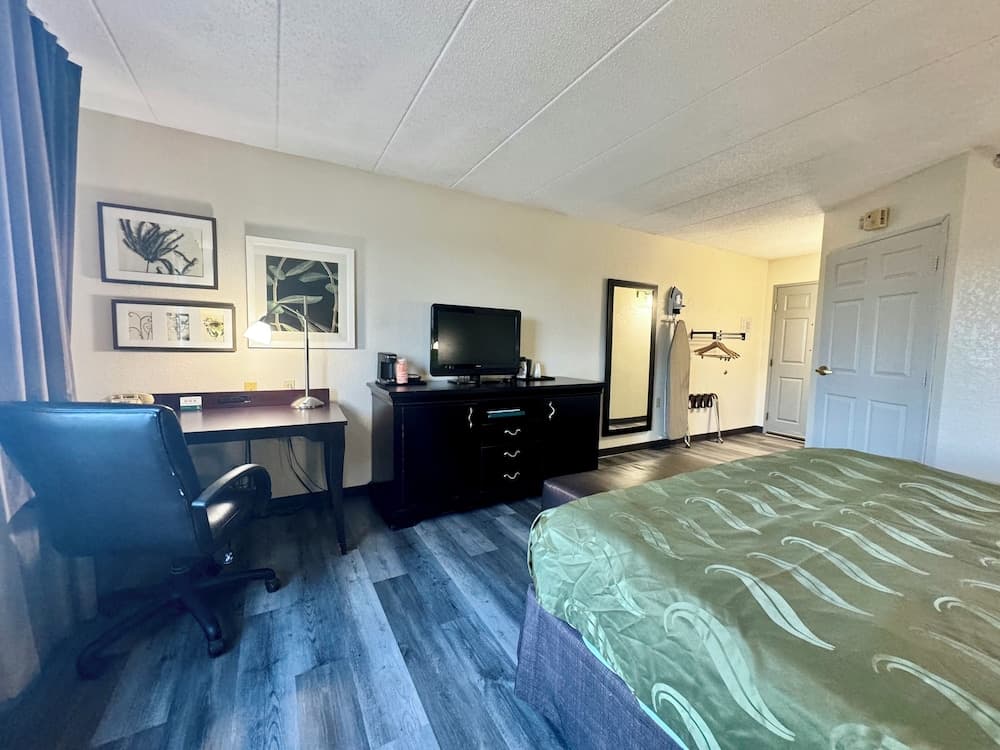 Quality Inn & Suites Alexandria