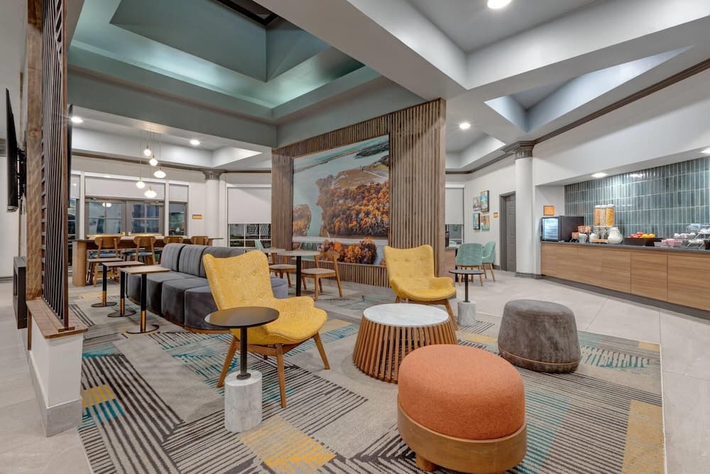 La Quinta Inn & Suites by Wyndham Sherman