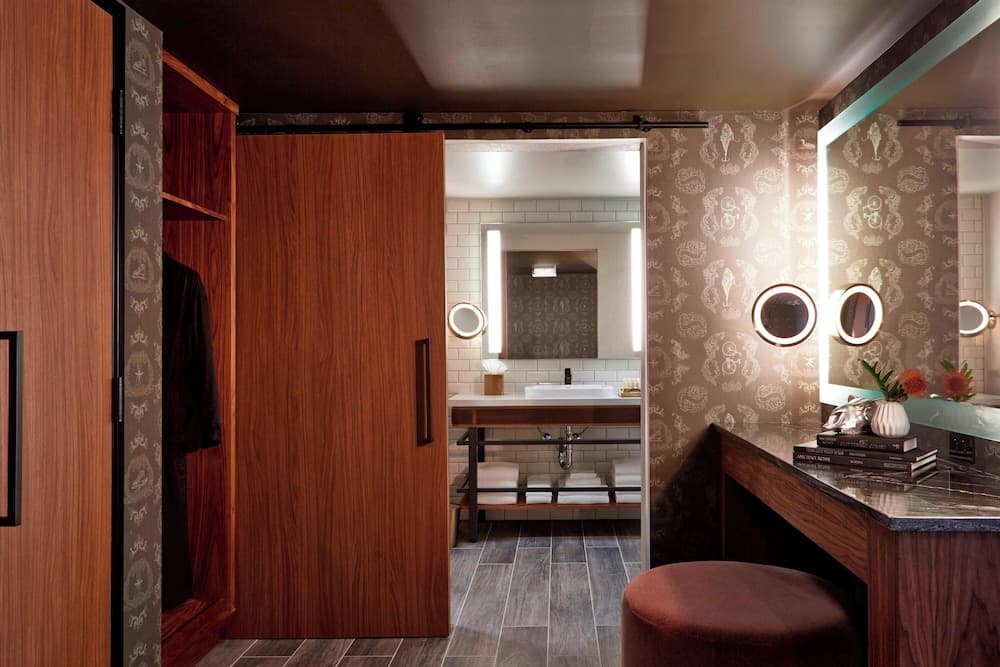 Renaissance Minneapolis Hotel, The Depot