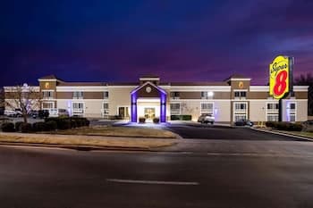 Super 8 by Wyndham Wichita East