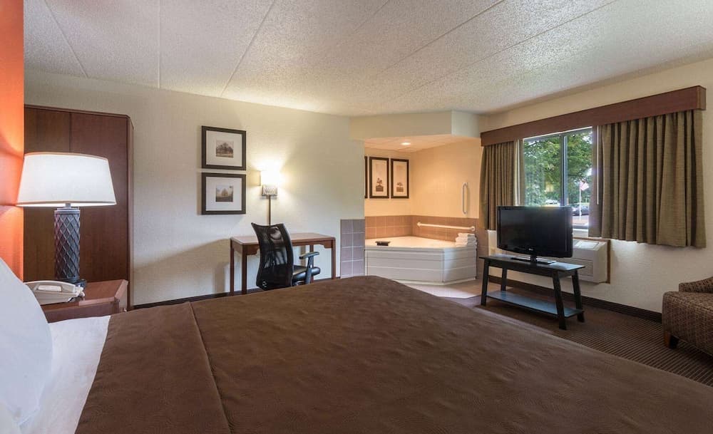 AmericInn by Wyndham Ashland