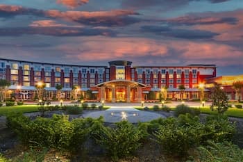 The Chattanoogan Hotel, Curio Collection by Hilton