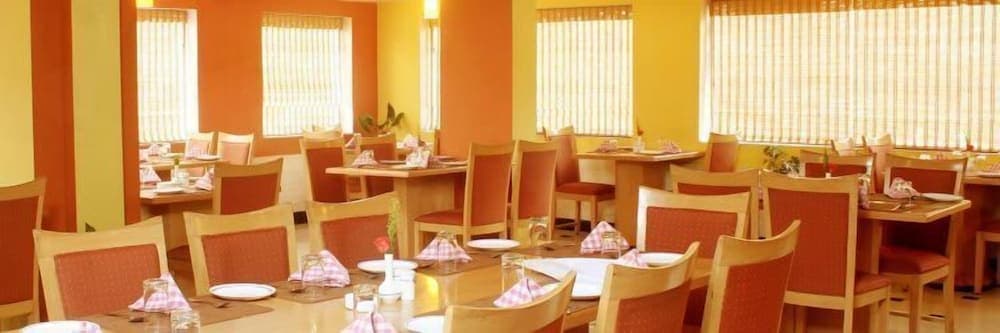 Hotel MB International-Palace Side