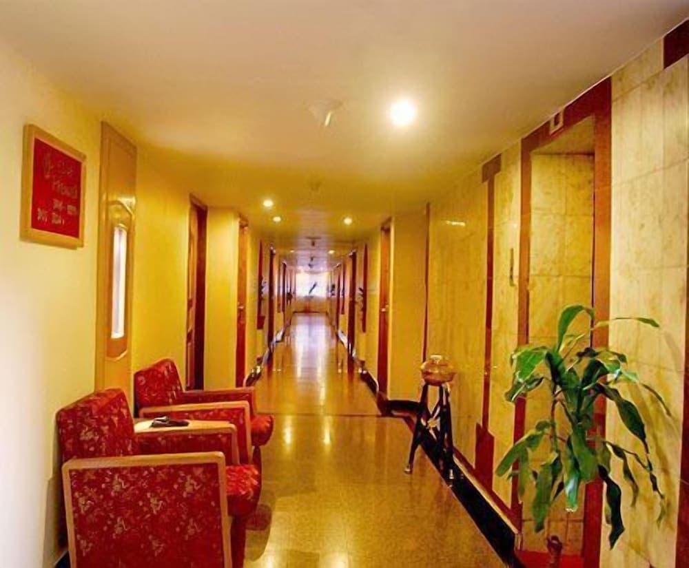 Hotel MB International-Palace Side