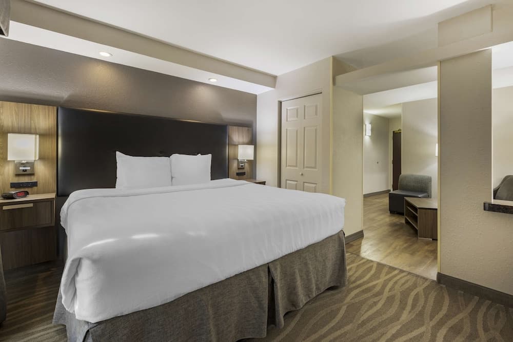 Best Western Plus Nashville Airport Hotel