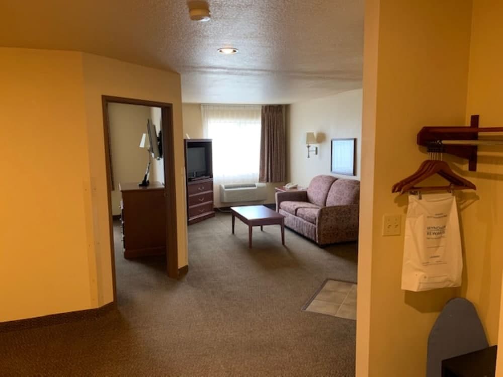 Super 8 by Wyndham Perryville