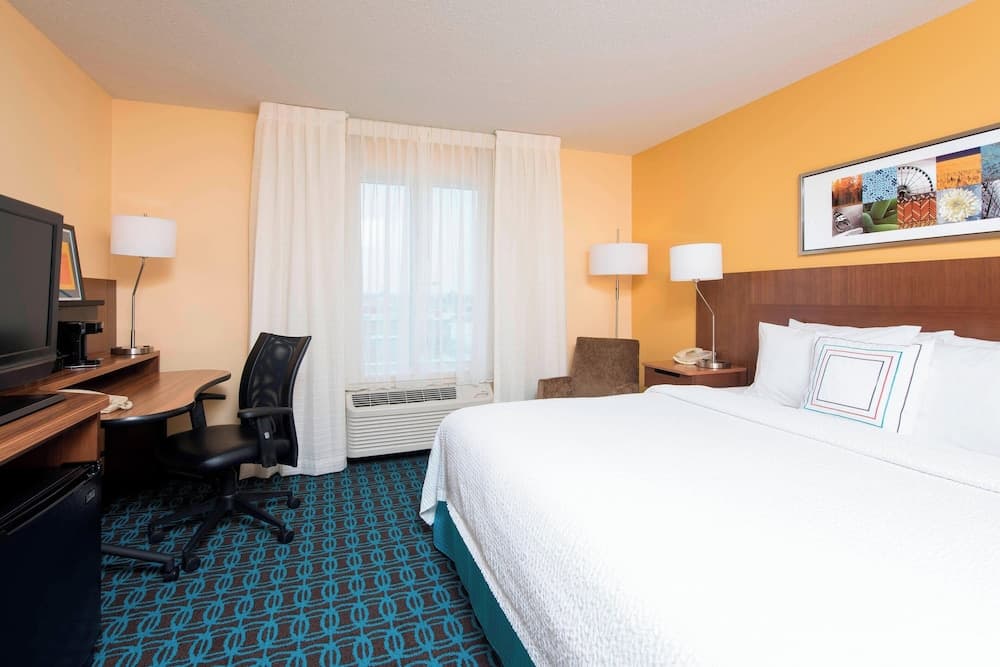 Fairfield Inn and Suites By Marriott St Charles