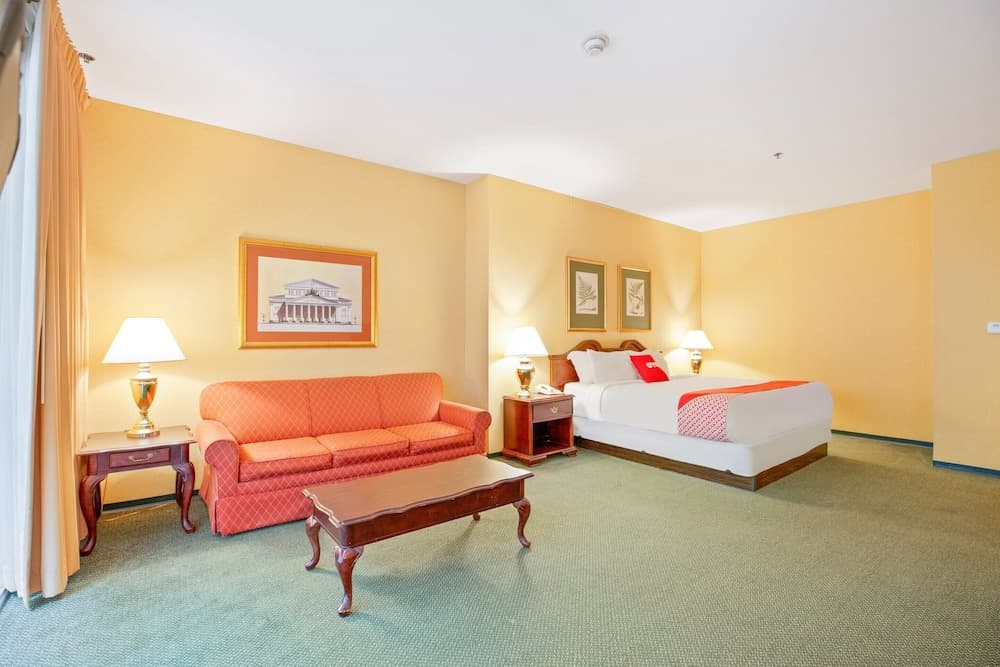 OYO Hotel St. Louis Downtown City Center MO