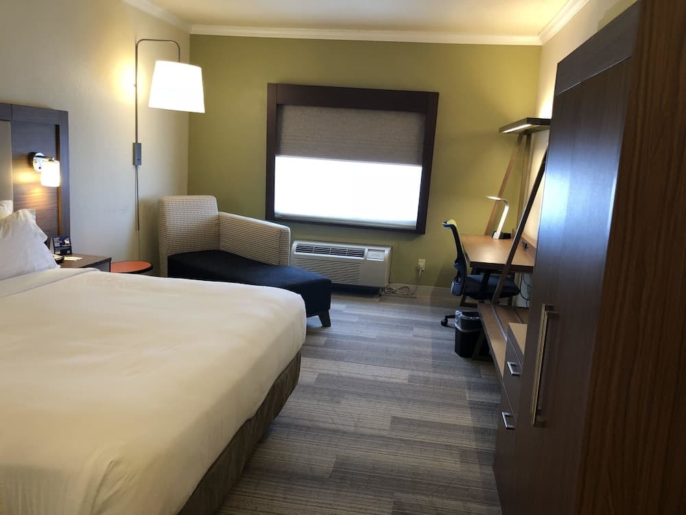 Holiday Inn Express Hotel & Suites Greenville by IHG
