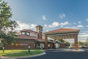 La Quinta Inn & Suites by Wyndham Alexandria Airport