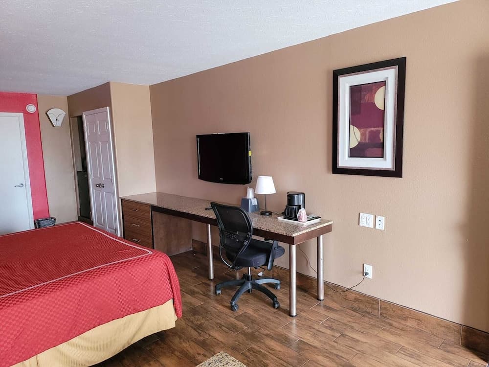 Texas Inn & Suites Raymondville