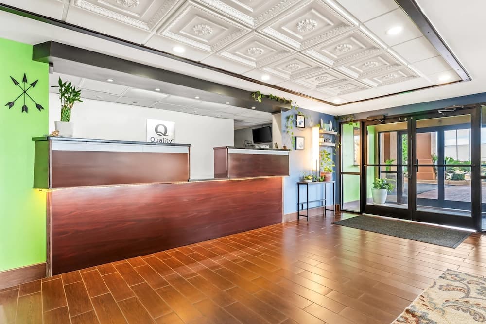 Quality Inn & Suites near Robins Air Force Base