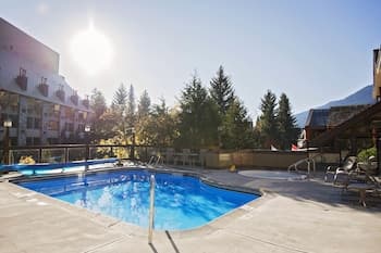 Whistler Village Inn And Suites