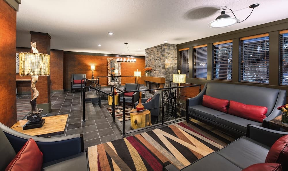 Whistler Village Inn And Suites
