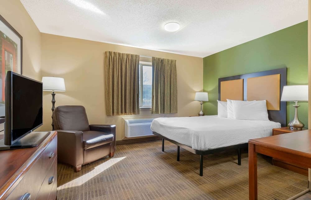 Extended Stay America Suites Tulsa Midtown