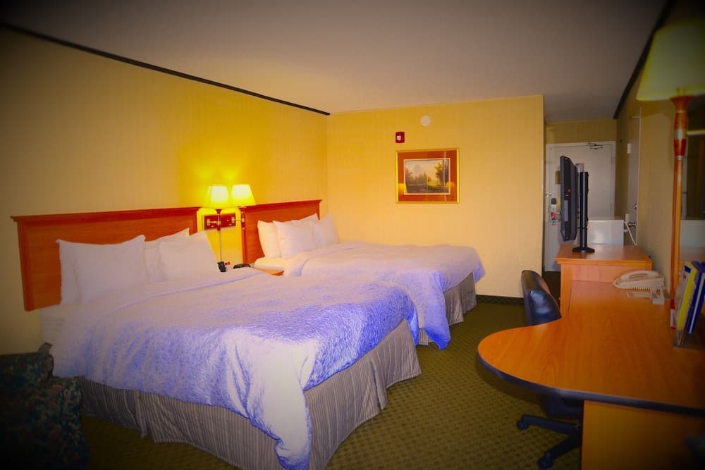 Howard Johnson by Wyndham Gillette