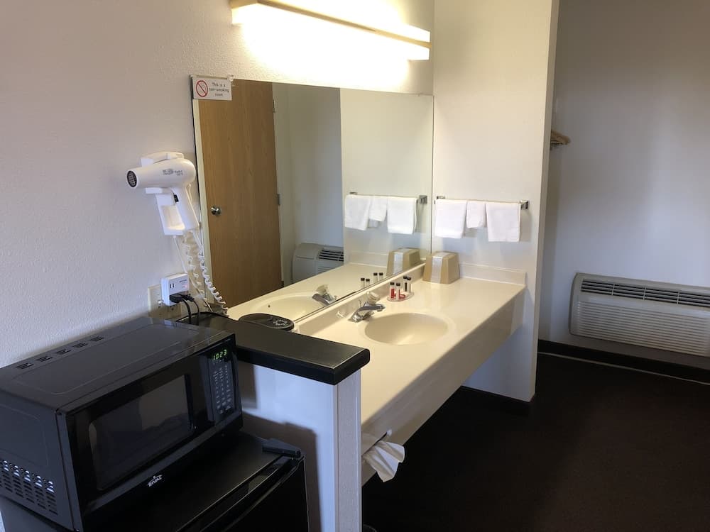 Super 8 by Wyndham Fernley