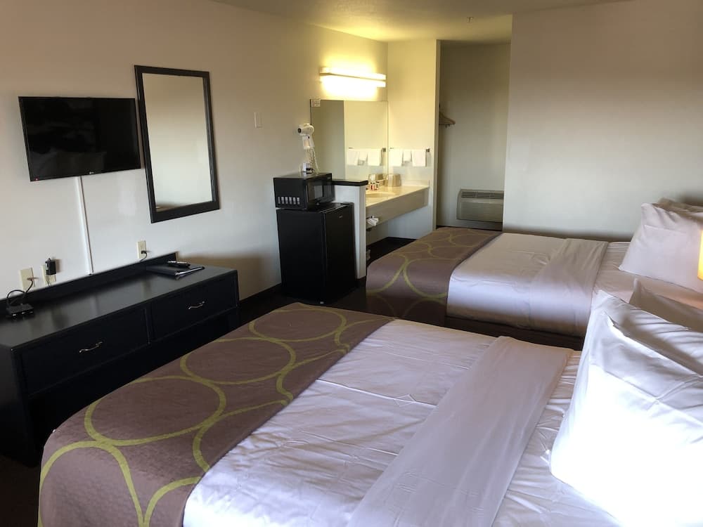 Super 8 by Wyndham Fernley