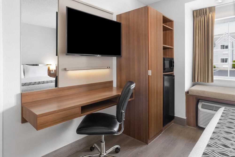 Microtel Inn by Wyndham Albany Airport