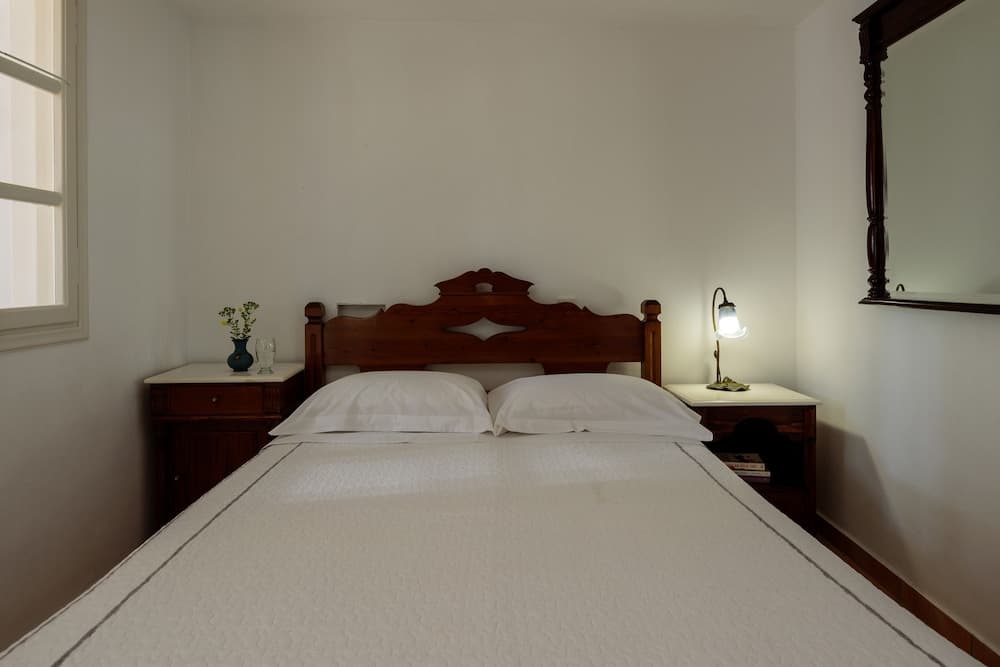 Nikos Villas Hotel in Oia Santorini