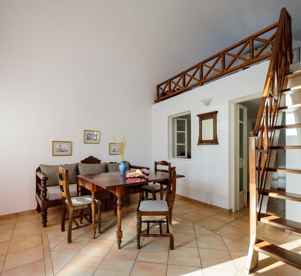 Nikos Villas Hotel in Oia Santorini