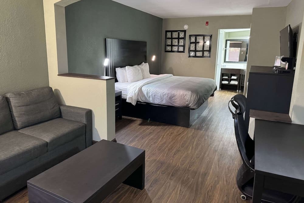 Quality Inn & Suites near Panama City Beach