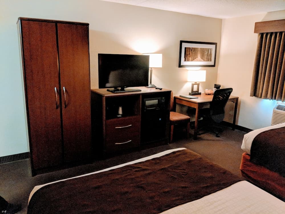 AmericInn by Wyndham Grand Forks