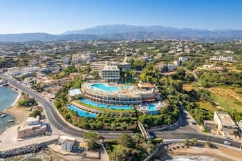 Leptos Panorama Hotel