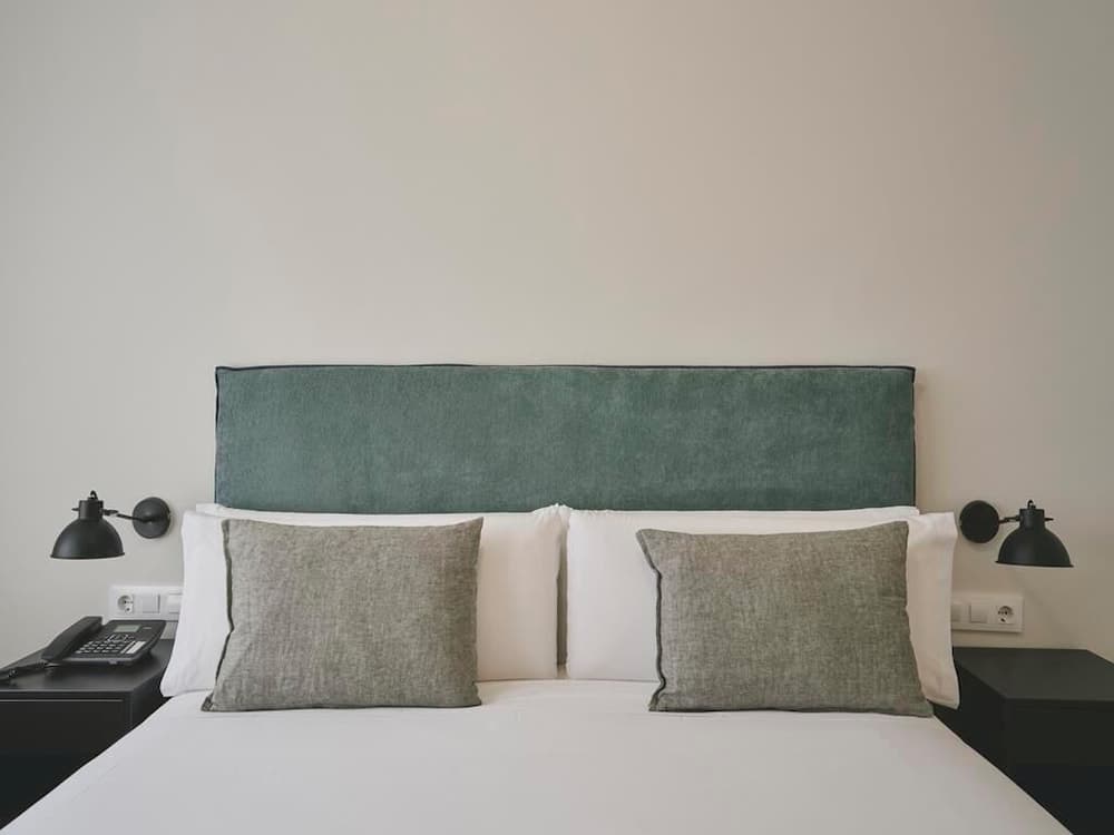 Tres Torres Atiram Hotel