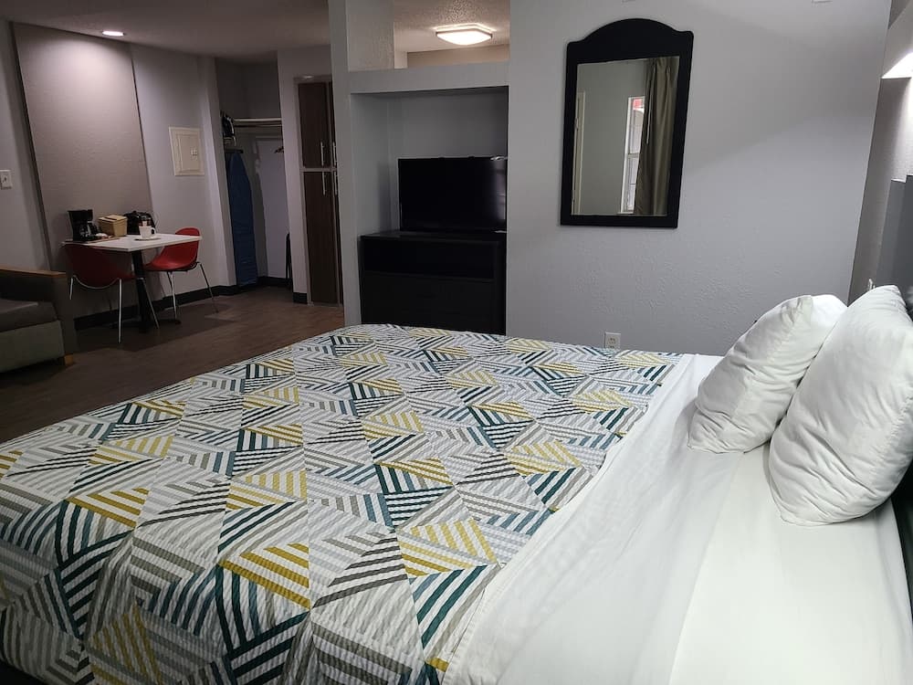 Studio 6 Dallas, TX - North - Richardson