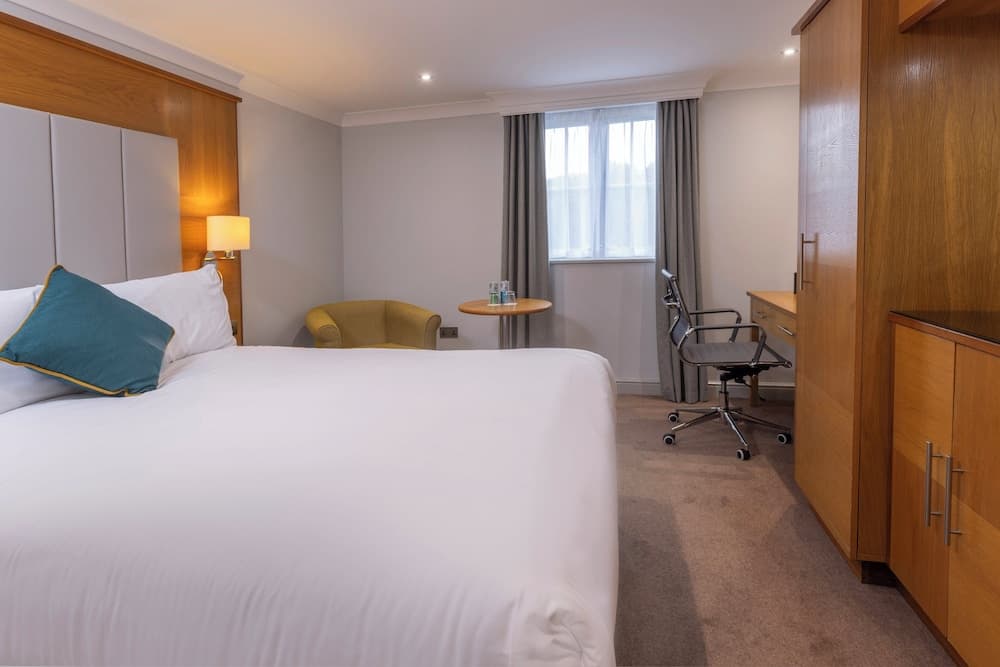 Crowne Plaza East Midlands Airport by IHG
