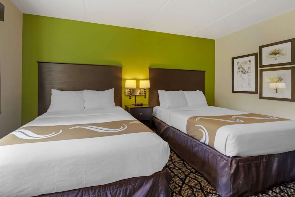 Quality Inn Oshkosh Aviation Park