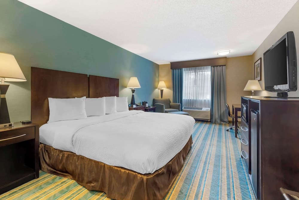 Best Western Plus Berkshire Hills Inn & Suites