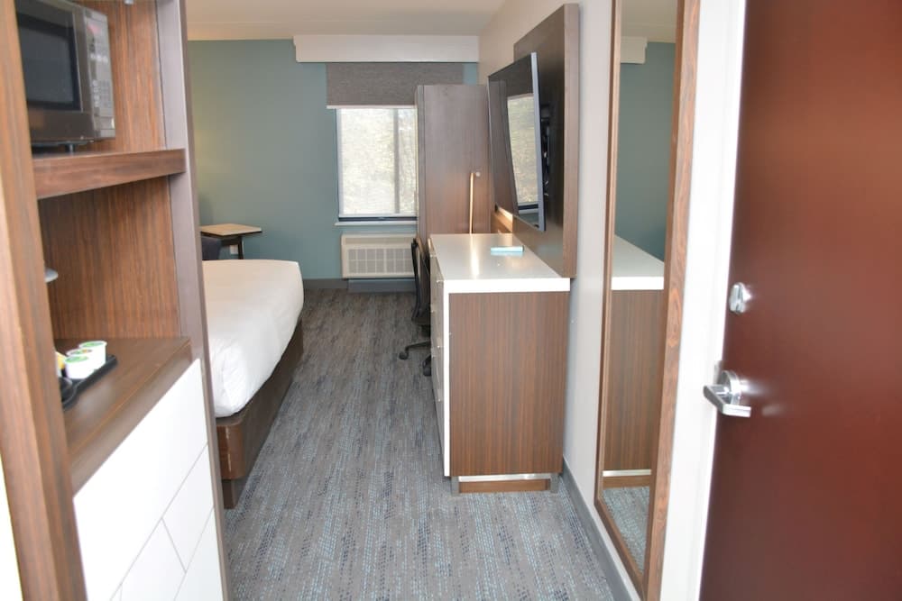 Four Points by Sheraton Fayetteville Fort Bragg