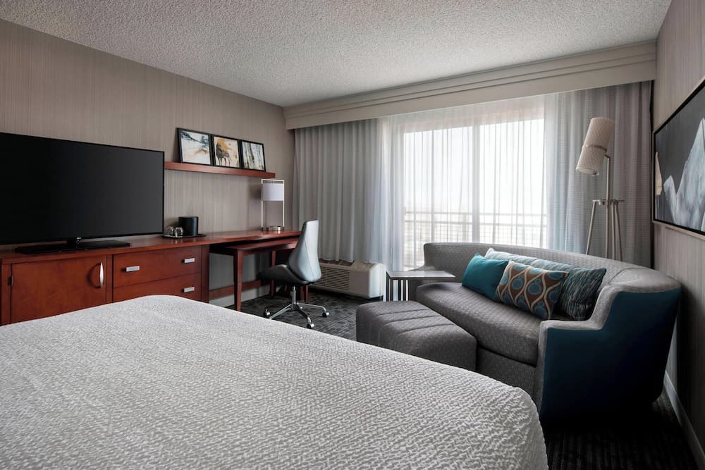 Courtyard by Marriott Denver Airport