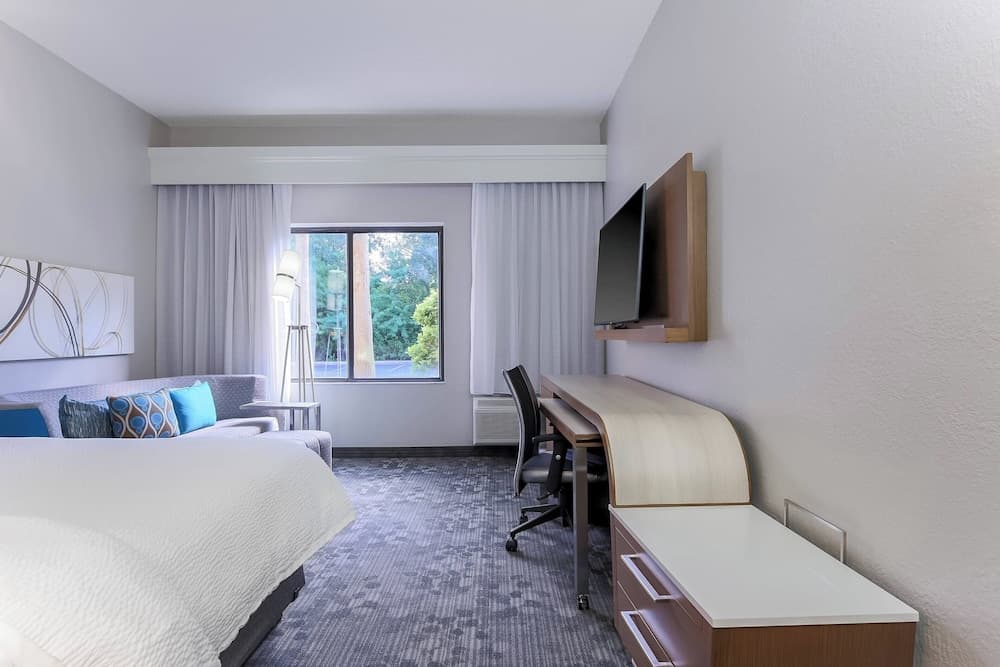 Courtyard by Marriott Tampa Brandon