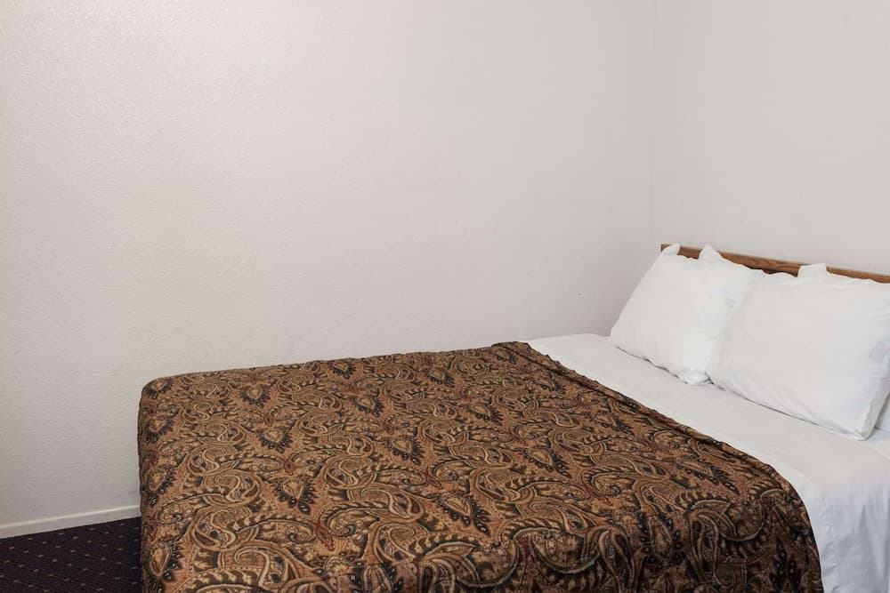 Days Inn by Wyndham Anaheim West