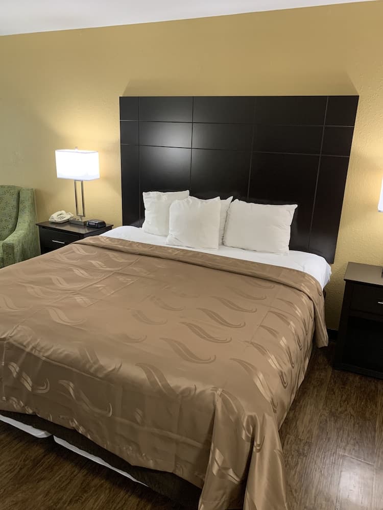 Quality Inn & Suites Canton, GA