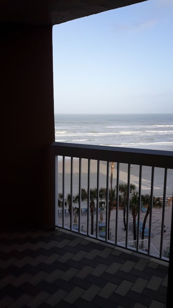 Holiday Inn & Suites Daytona Beach on the Ocean by IHG