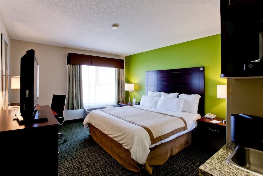 Staybridge Suites Cedar Rapids North by IHG