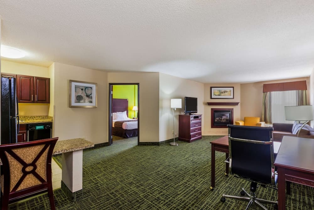 Staybridge Suites Cedar Rapids North by IHG