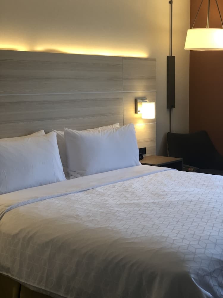 Holiday Inn Express Ft Bragg by IHG