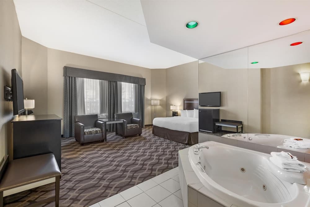 Best Western Plus Travel Hotel Toronto Airport