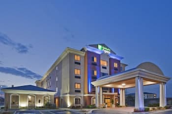 Holiday Inn Express & Suites Midwest, an IHG Hotel