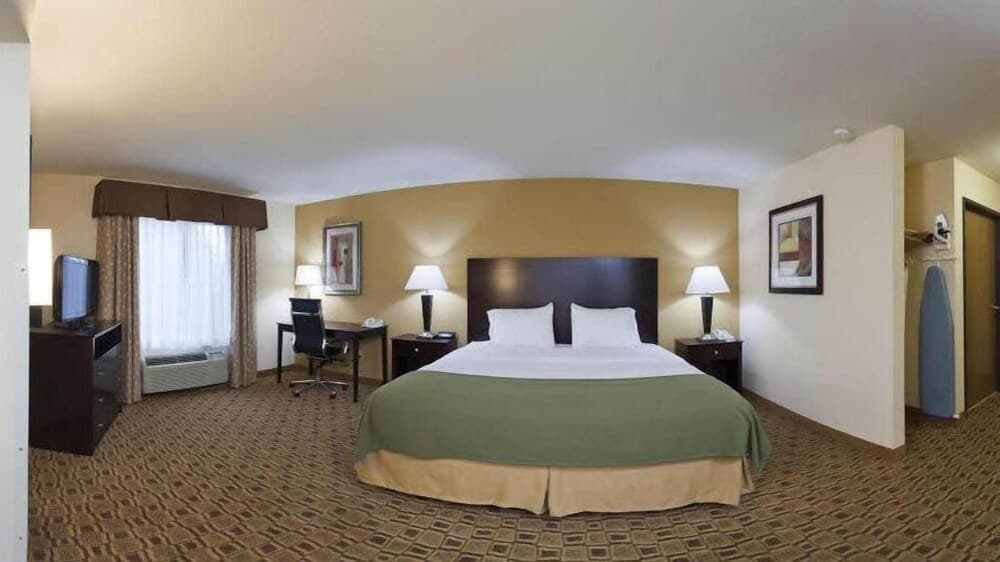 Holiday Inn Express Boonville by IHG