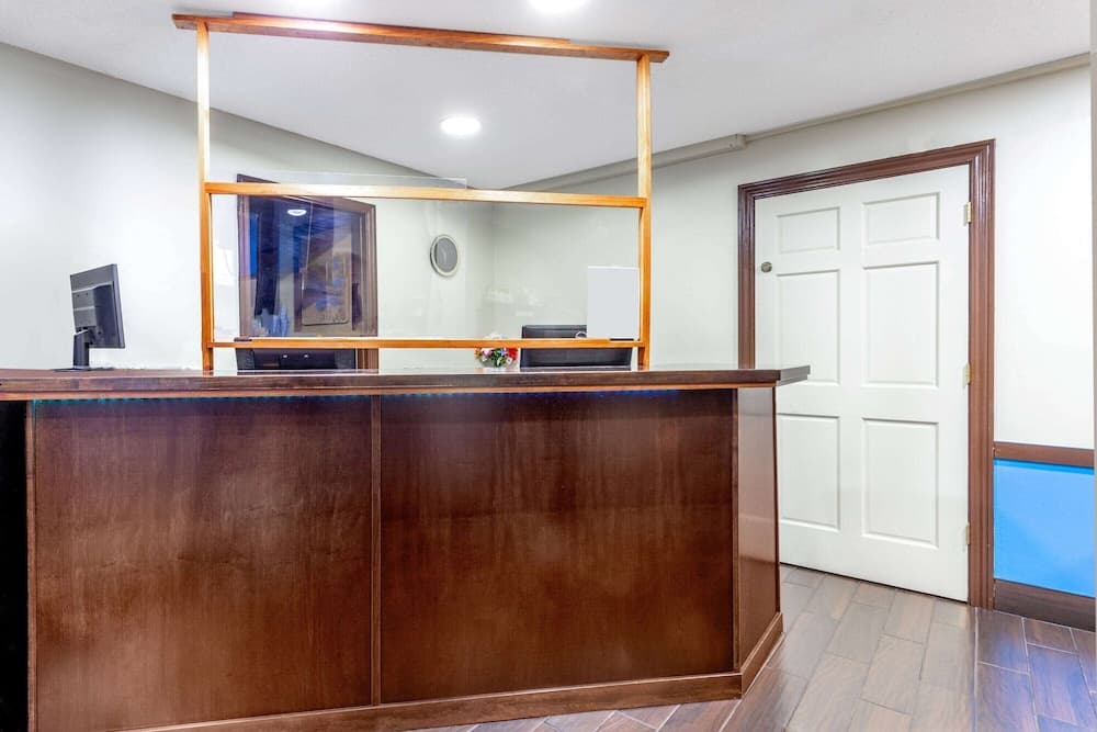 Travelodge by Wyndham Richmond IN