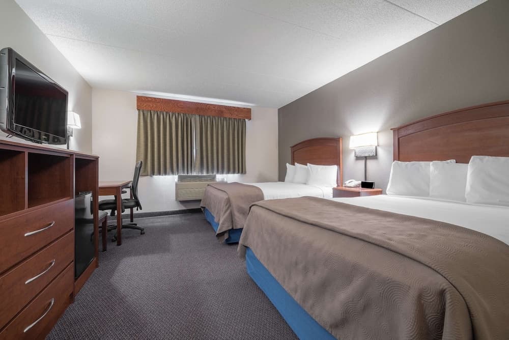 AmericInn by Wyndham Hutchinson