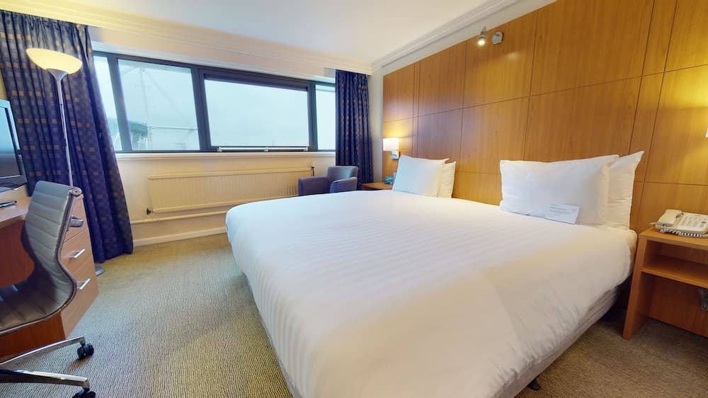 Holiday Inn Cardiff City Centre by IHG